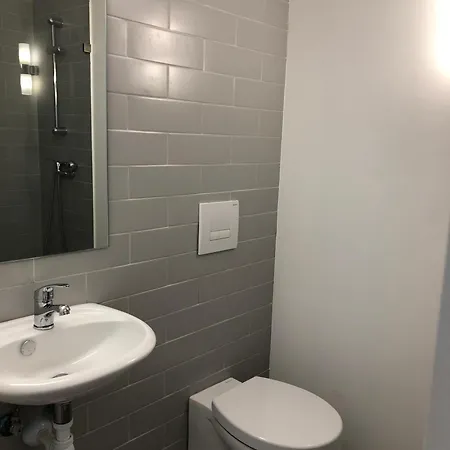 Residencia Universitaria Calhariz Benfica Hostel Lisbon